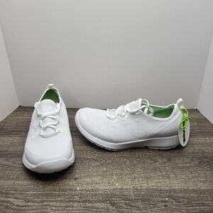 OOFOS Women's Sz 6 OOmg Sport Low Shoe White Active Recovery New